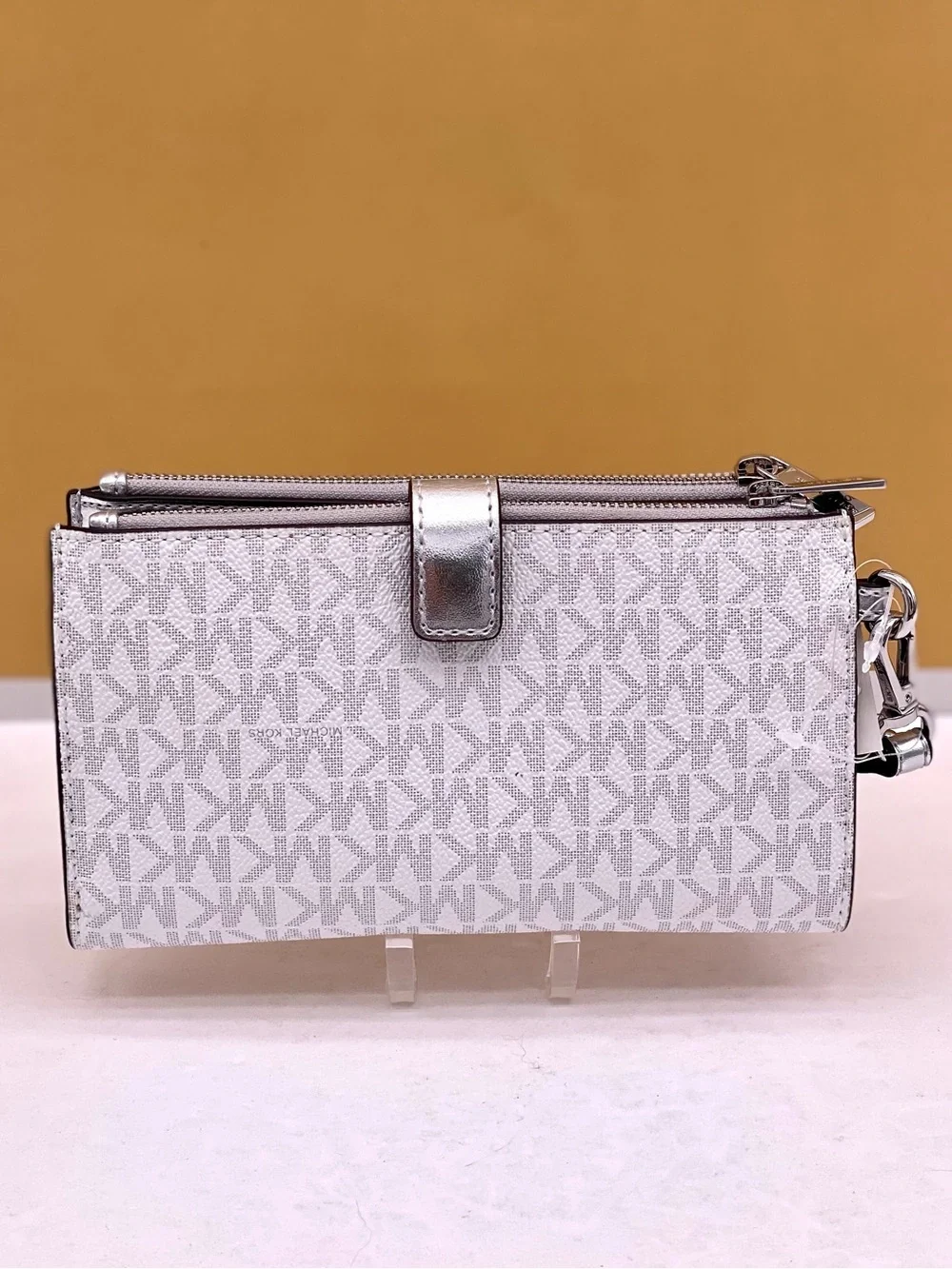 Michael Kors compact michael